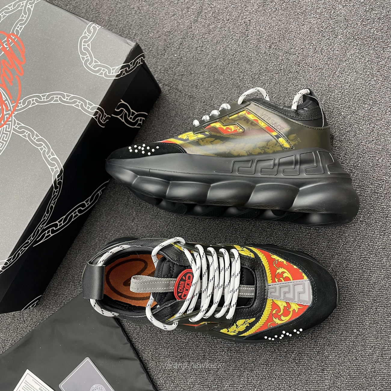 Versace Chain Reaction Sneaker (8) - newkick.app